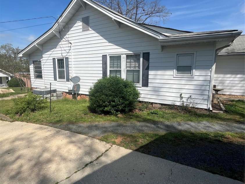 818 4th Street, Albemarle, NC 28001.  MLS# CAR4243732, YatesRealty ID 4598. 