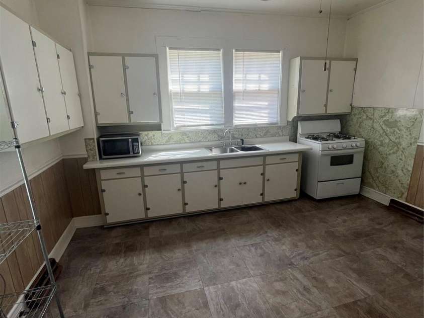 818 4th Street, Albemarle, NC 28001.  MLS# CAR4243732, YatesRealty ID 4598. 