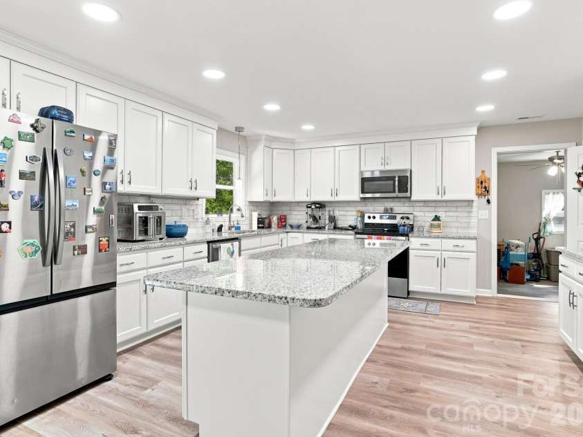 1053 Christopher Circle, Rock Hill, SC 29730.  MLS# CAR4407699, YatesRealty ID 45980. 