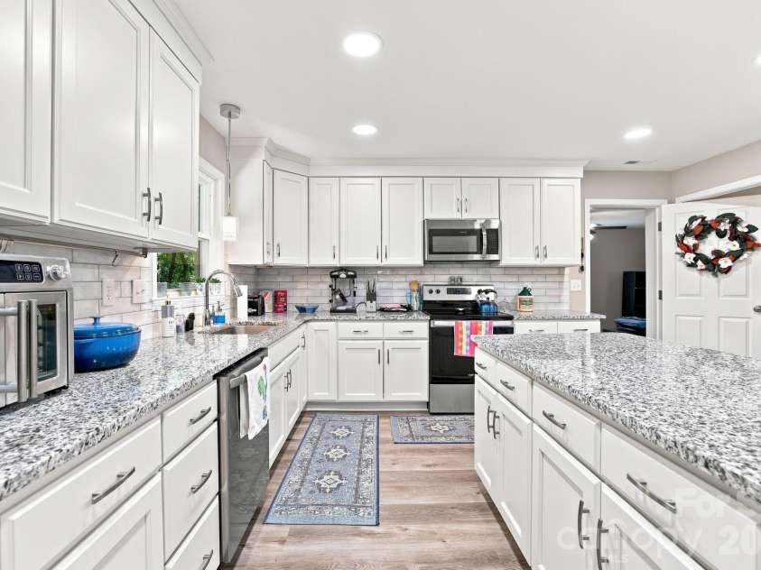 1053 Christopher Circle, Rock Hill, SC 29730.  MLS# CAR4407699, YatesRealty ID 45980. 