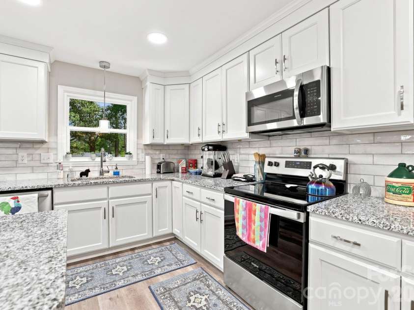 1053 Christopher Circle, Rock Hill, SC 29730.  MLS# CAR4407699, YatesRealty ID 45980. 
