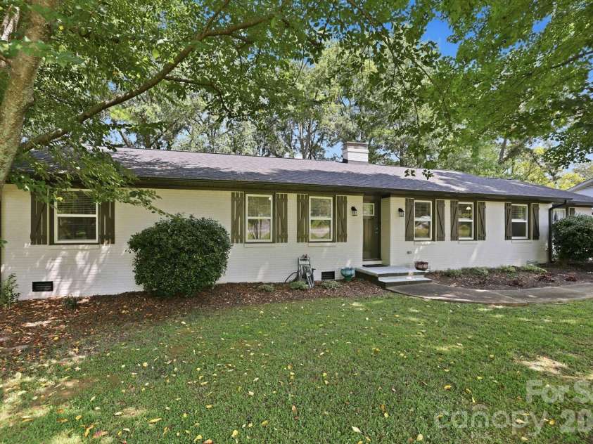 1053 Christopher Circle, Rock Hill, SC 29730.  MLS# CAR4407699, YatesRealty ID 45980. 