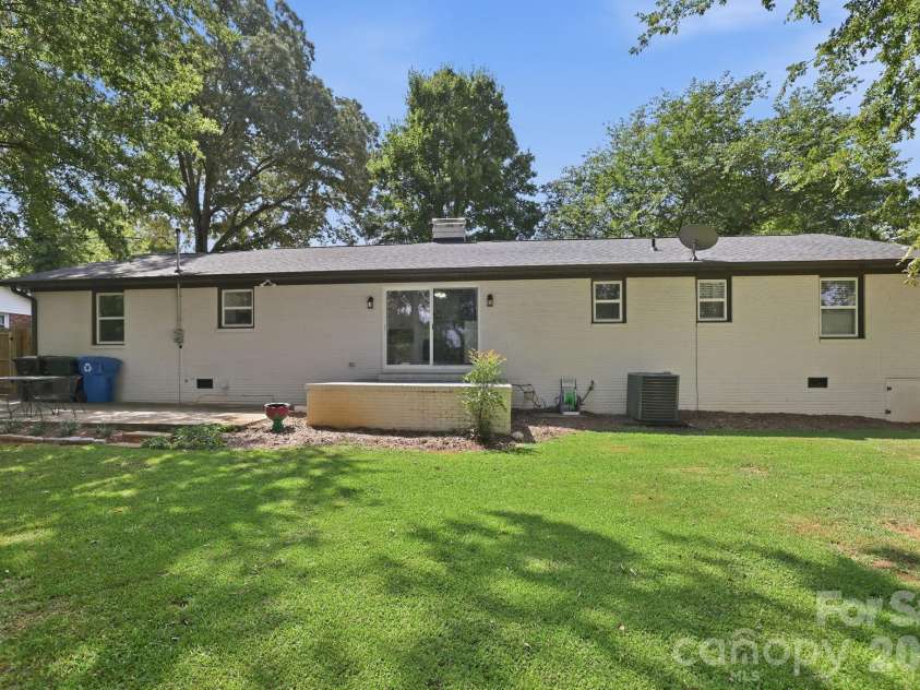 1053 Christopher Circle, Rock Hill, SC 29730.  MLS# CAR4407699, YatesRealty ID 45980. 