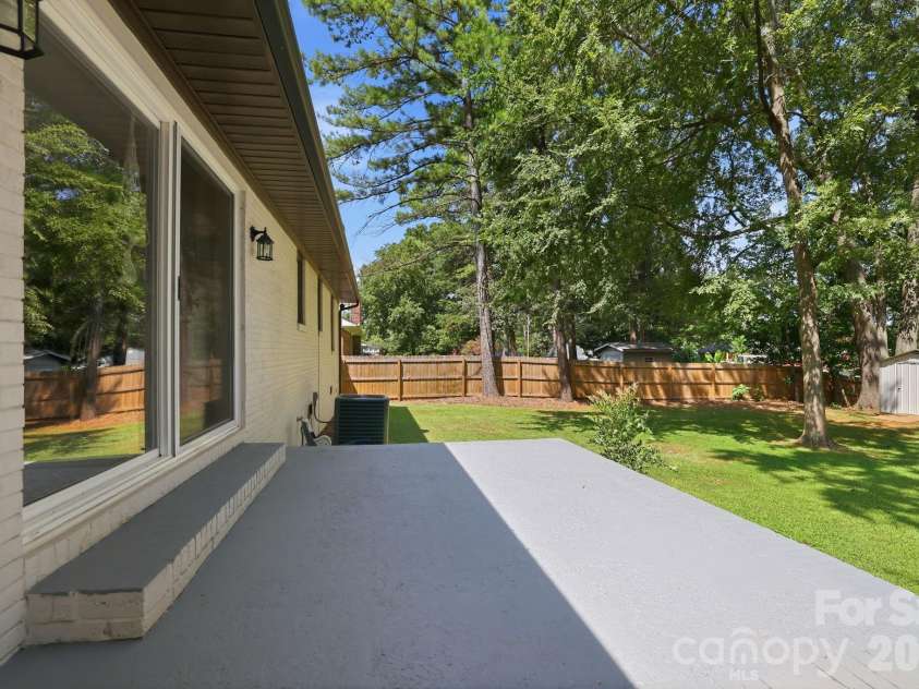 1053 Christopher Circle, Rock Hill, SC 29730.  MLS# CAR4407699, YatesRealty ID 45980. 