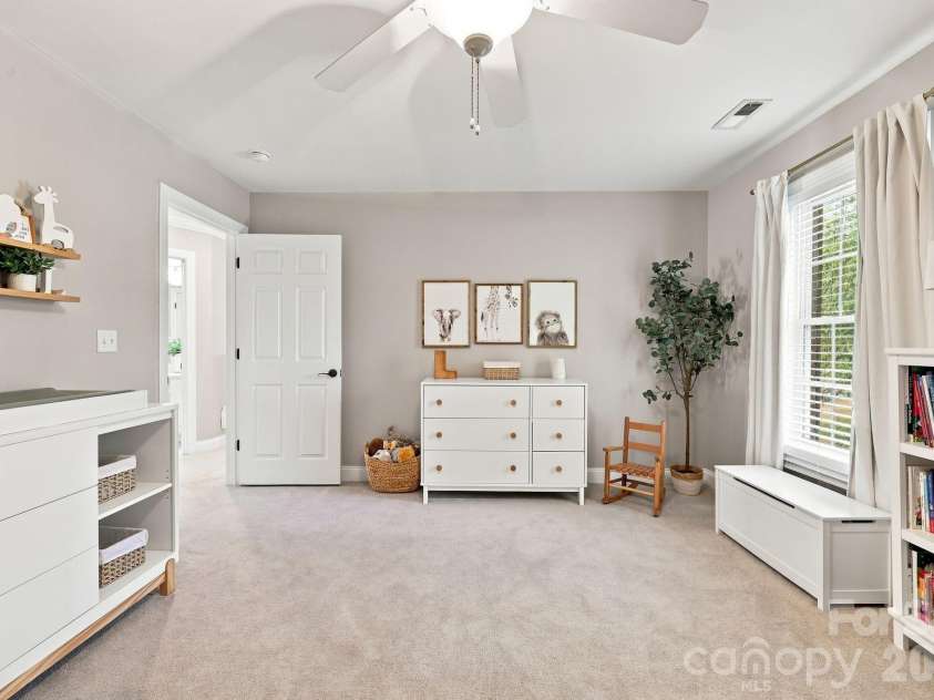 4701 Pebble Lake Drive, Pfafftown, NC 27040.  MLS# CAR4416990, YatesRealty ID 45981. 