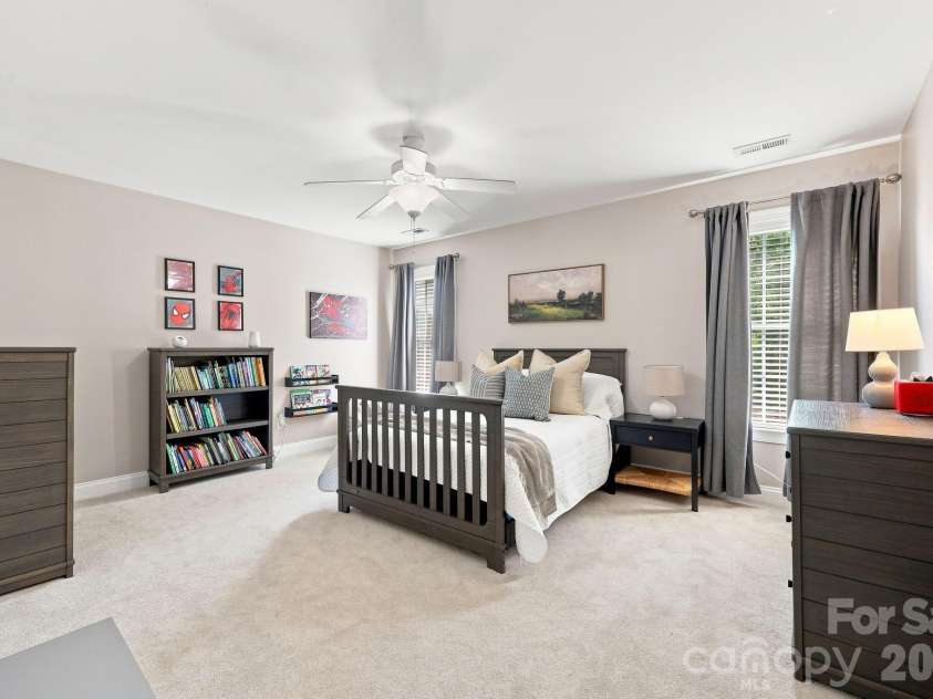 4701 Pebble Lake Drive, Pfafftown, NC 27040.  MLS# CAR4416990, YatesRealty ID 45981. 