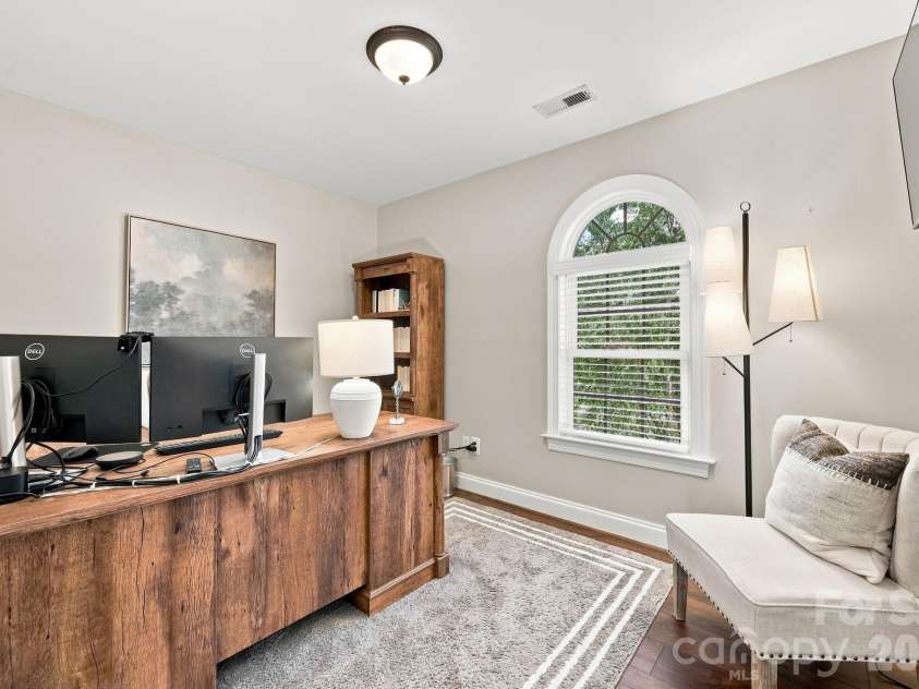4701 Pebble Lake Drive, Pfafftown, NC 27040.  MLS# CAR4416990, YatesRealty ID 45981. 