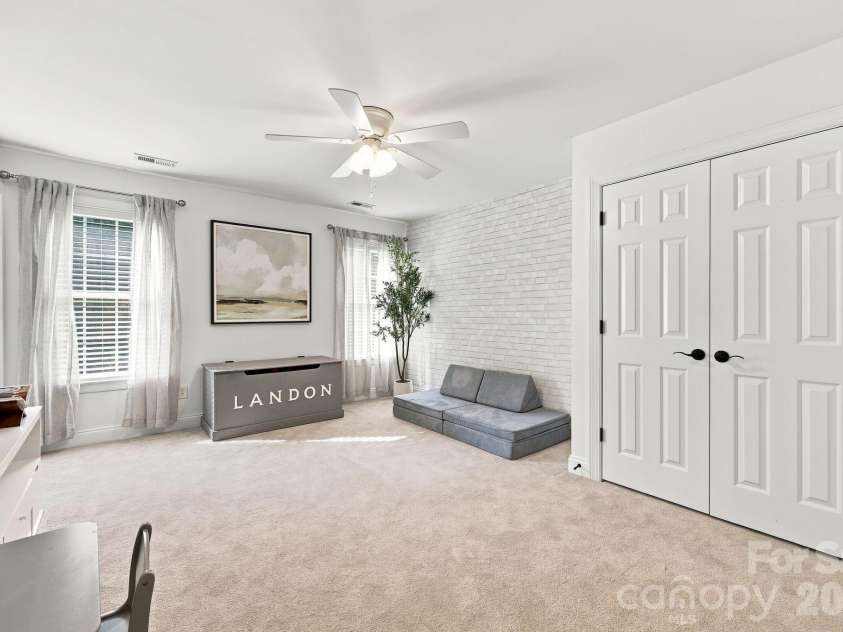 4701 Pebble Lake Drive, Pfafftown, NC 27040.  MLS# CAR4416990, YatesRealty ID 45981. 