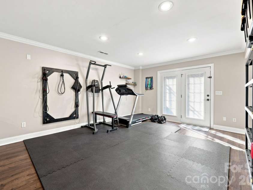 4701 Pebble Lake Drive, Pfafftown, NC 27040.  MLS# CAR4416990, YatesRealty ID 45981. Lower Bonus