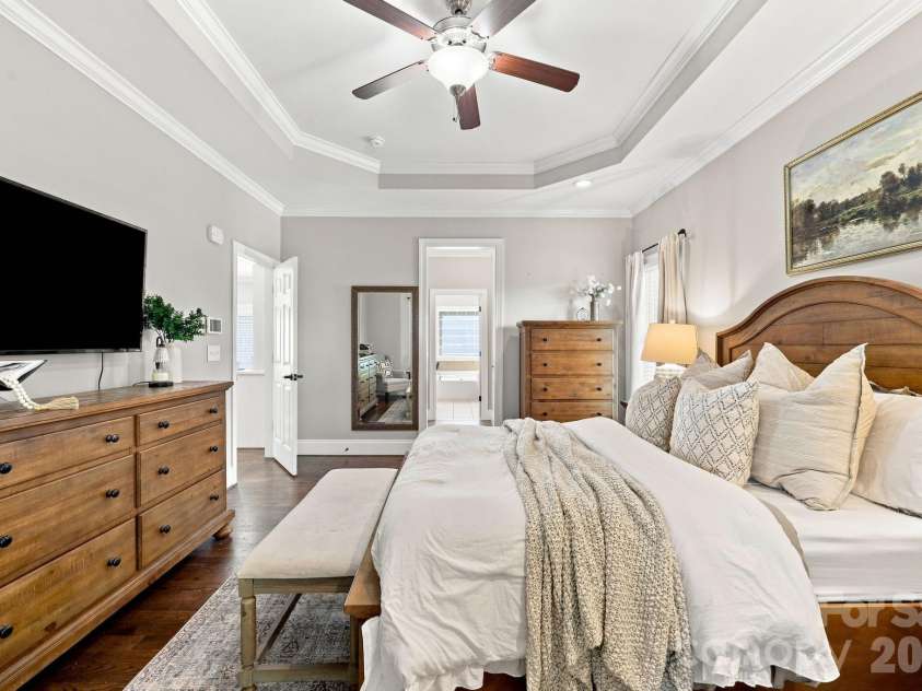 4701 Pebble Lake Drive, Pfafftown, NC 27040.  MLS# CAR4416990, YatesRealty ID 45981. Primary bedroom