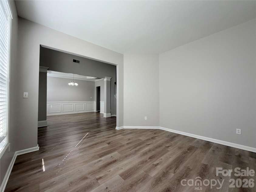 9927 Jeanette Circle, Charlotte, NC 28213.  MLS# CAR4415748, YatesRealty ID 45983. 