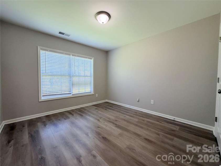 9927 Jeanette Circle, Charlotte, NC 28213.  MLS# CAR4415748, YatesRealty ID 45983. 