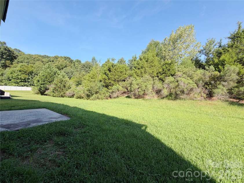 9927 Jeanette Circle, Charlotte, NC 28213.  MLS# CAR4415748, YatesRealty ID 45983. 