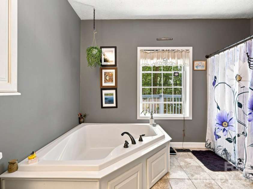 28 Gentlewood Trail, Candler, NC 28715.  MLS# CAR4412356, YatesRealty ID 45986. 