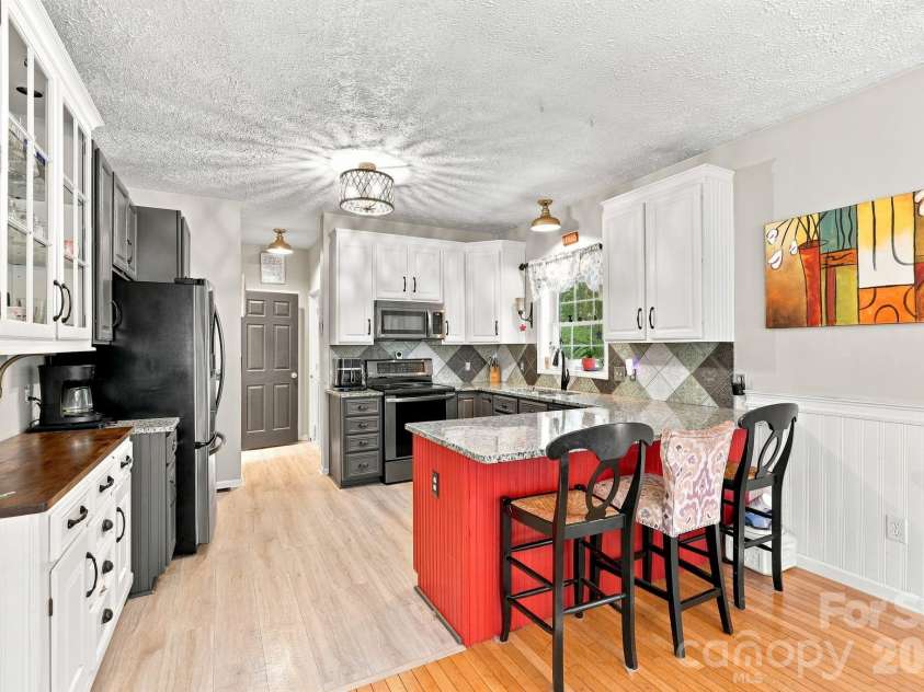 28 Gentlewood Trail, Candler, NC 28715.  MLS# CAR4412356, YatesRealty ID 45986. 