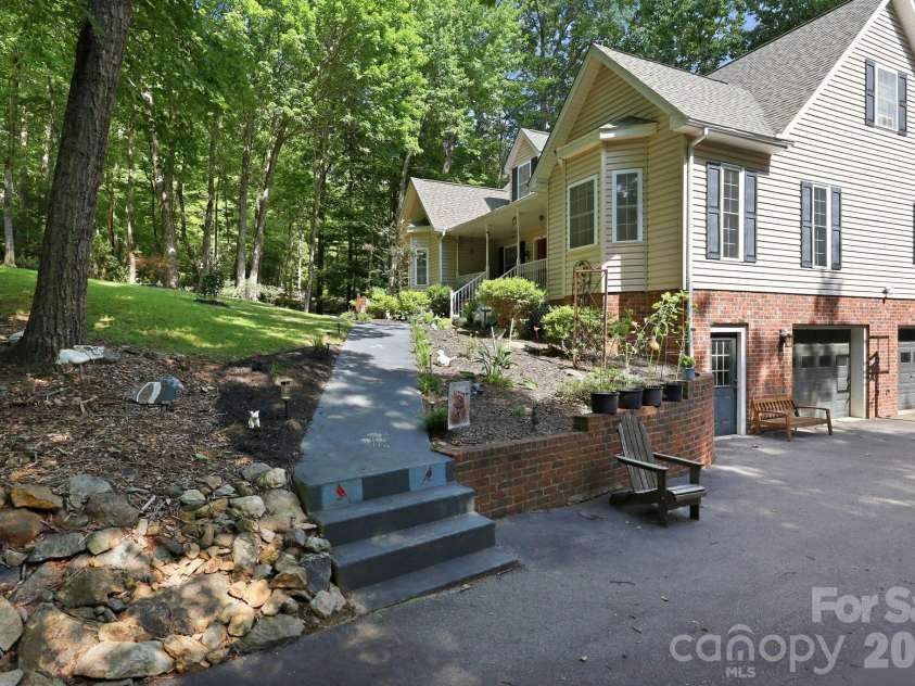 28 Gentlewood Trail, Candler, NC 28715.  MLS# CAR4412356, YatesRealty ID 45986. 