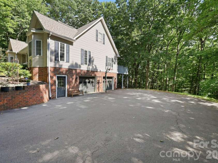 28 Gentlewood Trail, Candler, NC 28715.  MLS# CAR4412356, YatesRealty ID 45986. 