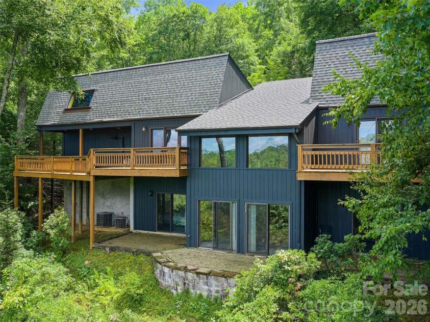 156 Winterstar Loop, Burnsville, NC 28714.  MLS# CAR4416856, YatesRealty ID 45987. 