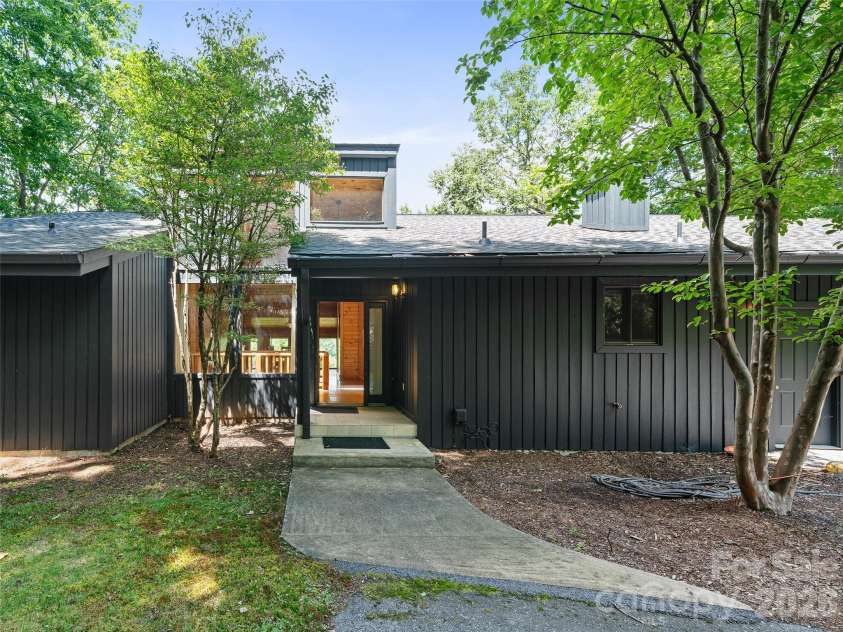 156 Winterstar Loop, Burnsville, NC 28714.  MLS# CAR4416856, YatesRealty ID 45987. 
