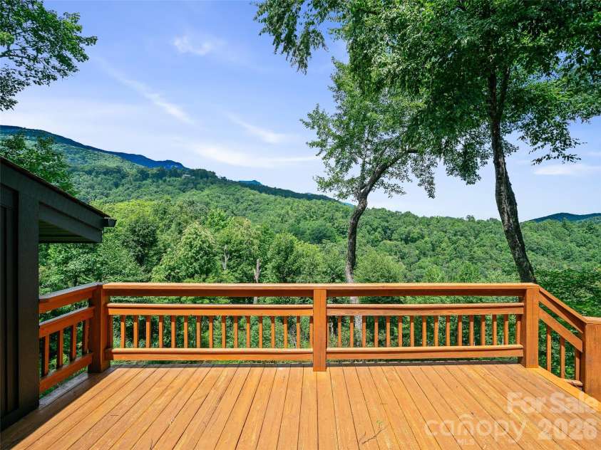 156 Winterstar Loop, Burnsville, NC 28714.  MLS# CAR4416856, YatesRealty ID 45987. 