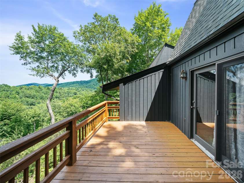 156 Winterstar Loop, Burnsville, NC 28714.  MLS# CAR4416856, YatesRealty ID 45987. 
