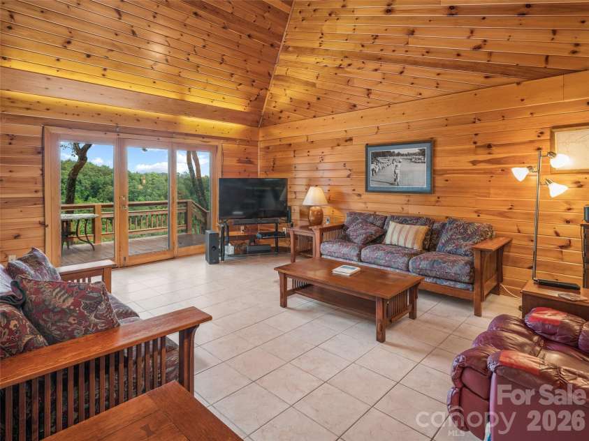 156 Winterstar Loop, Burnsville, NC 28714.  MLS# CAR4416856, YatesRealty ID 45987. 