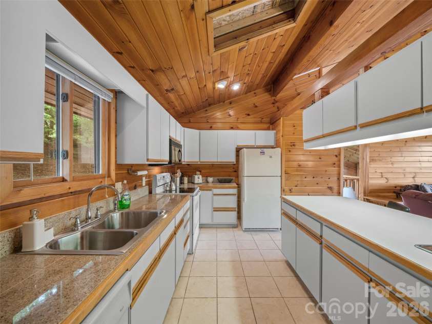 156 Winterstar Loop, Burnsville, NC 28714.  MLS# CAR4416856, YatesRealty ID 45987. 