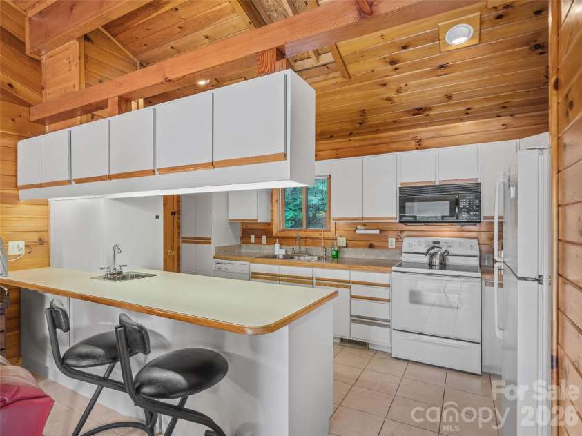 156 Winterstar Loop, Burnsville, NC 28714.  MLS# CAR4416856, YatesRealty ID 45987. 