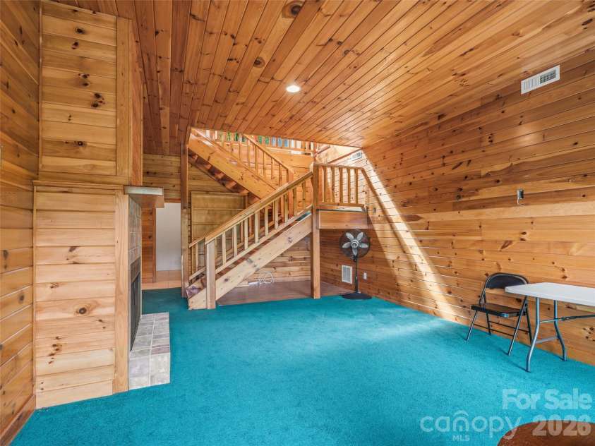 156 Winterstar Loop, Burnsville, NC 28714.  MLS# CAR4416856, YatesRealty ID 45987. 