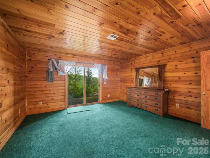 156 Winterstar Loop, Burnsville, NC 28714.  MLS# CAR4416856, YatesRealty ID 45987. 