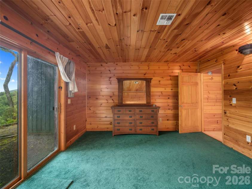 156 Winterstar Loop, Burnsville, NC 28714.  MLS# CAR4416856, YatesRealty ID 45987. 