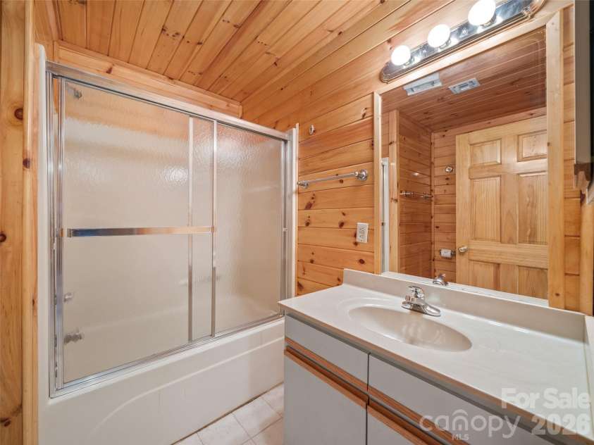 156 Winterstar Loop, Burnsville, NC 28714.  MLS# CAR4416856, YatesRealty ID 45987. 