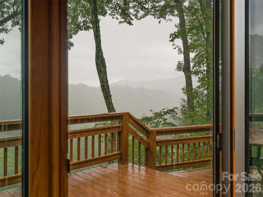 156 Winterstar Loop, Burnsville, NC 28714.  MLS# CAR4416856, YatesRealty ID 45987. 