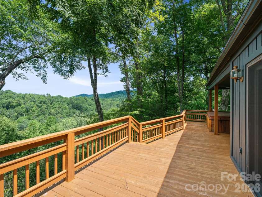 156 Winterstar Loop, Burnsville, NC 28714.  MLS# CAR4416856, YatesRealty ID 45987. 