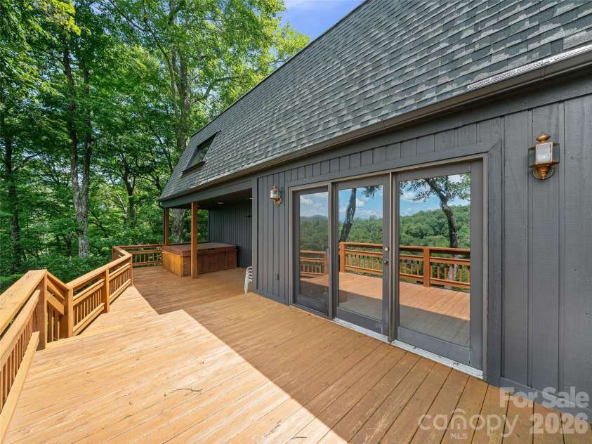 156 Winterstar Loop, Burnsville, NC 28714.  MLS# CAR4416856, YatesRealty ID 45987. 