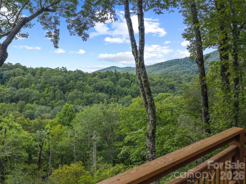 156 Winterstar Loop, Burnsville, NC 28714.  MLS# CAR4416856, YatesRealty ID 45987. 
