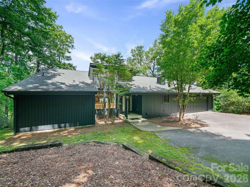 156 Winterstar Loop, Burnsville, NC 28714.  MLS# CAR4416856, YatesRealty ID 45987. 