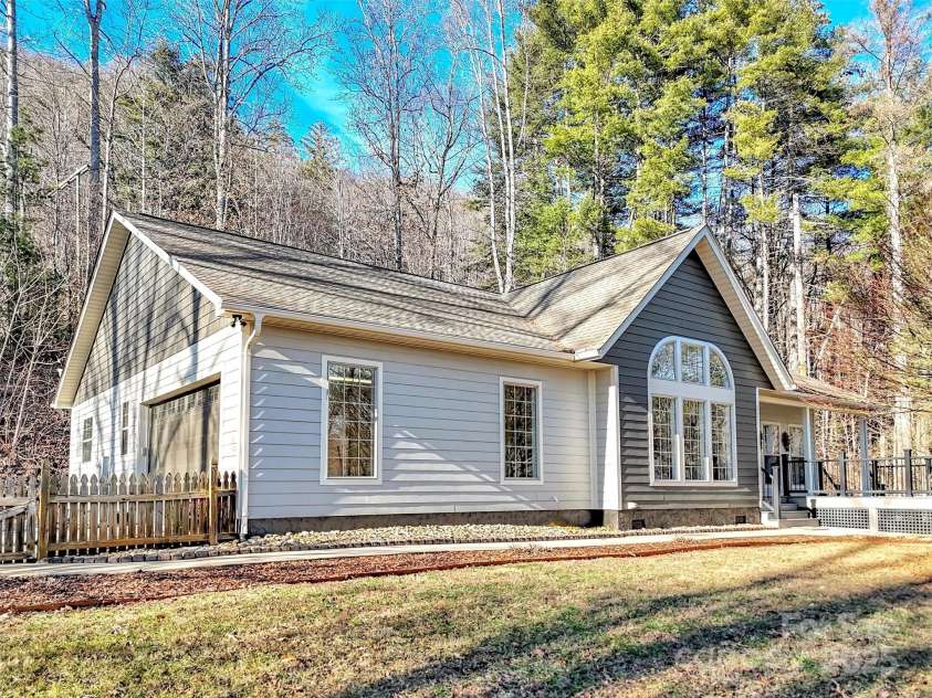 166 Amaroo Ridge, Webster, NC 28788.  MLS# CAR4334119, YatesRealty ID 4599. 