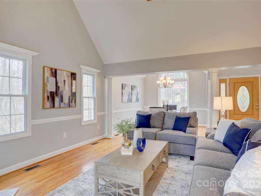 5306 Club View Drive, Concord, NC 28025.  MLS# CAR4332887, YatesRealty ID 4599. 