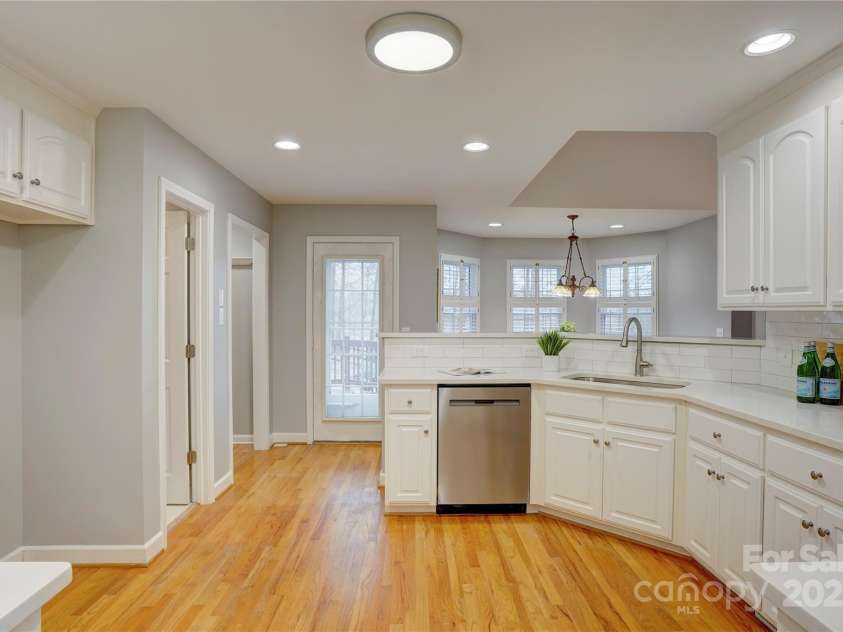 5306 Club View Drive, Concord, NC 28025.  MLS# CAR4332887, YatesRealty ID 4599. 