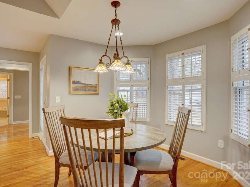 5306 Club View Drive, Concord, NC 28025.  MLS# CAR4332887, YatesRealty ID 4599. Breakfast Nook