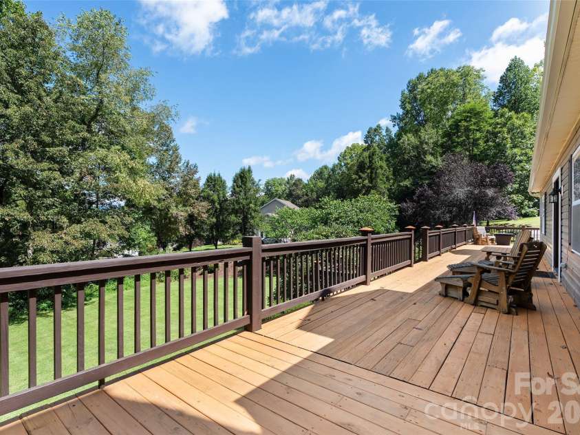 366 Sequoyah Drive, Waynesville, NC 28785.  MLS# CAR4413892, YatesRealty ID 45990. 
