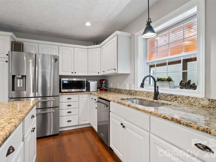 366 Sequoyah Drive, Waynesville, NC 28785.  MLS# CAR4413892, YatesRealty ID 45990. 