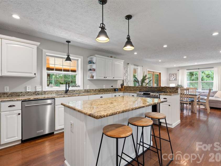 366 Sequoyah Drive, Waynesville, NC 28785.  MLS# CAR4413892, YatesRealty ID 45990. 