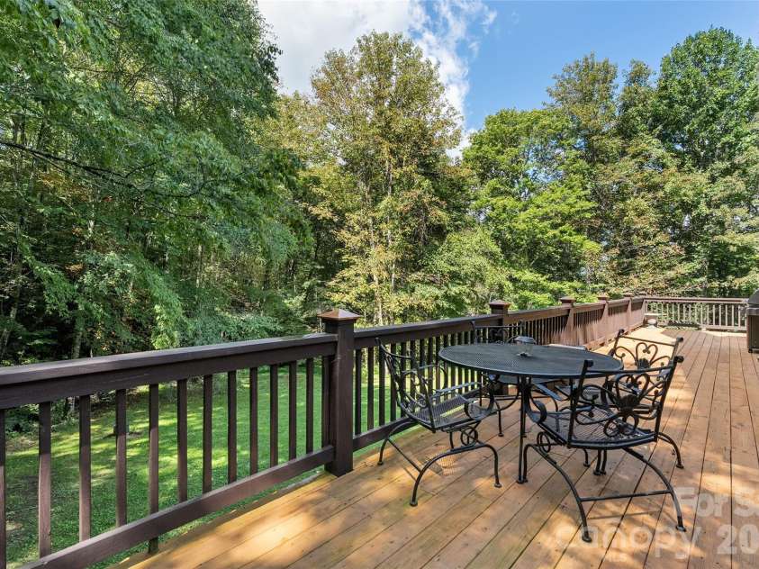 366 Sequoyah Drive, Waynesville, NC 28785.  MLS# CAR4413892, YatesRealty ID 45990. 