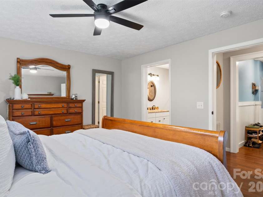 366 Sequoyah Drive, Waynesville, NC 28785.  MLS# CAR4413892, YatesRealty ID 45990. 