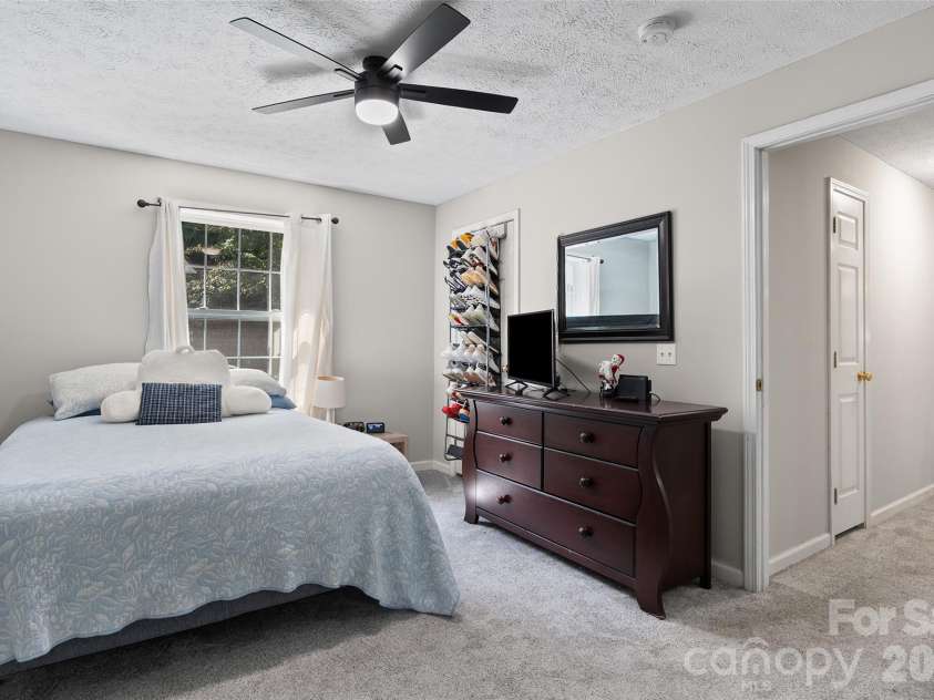 366 Sequoyah Drive, Waynesville, NC 28785.  MLS# CAR4413892, YatesRealty ID 45990. 