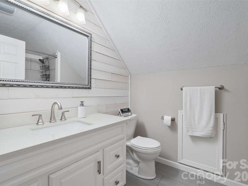 366 Sequoyah Drive, Waynesville, NC 28785.  MLS# CAR4413892, YatesRealty ID 45990. 