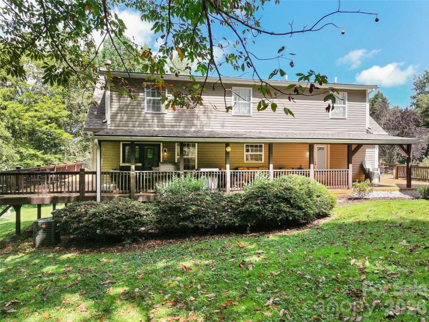 366 Sequoyah Drive, Waynesville, NC 28785.  MLS# CAR4413892, YatesRealty ID 45990. 