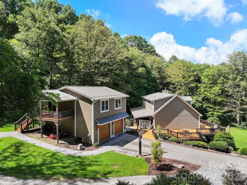 366 Sequoyah Drive, Waynesville, NC 28785.  MLS# CAR4413892, YatesRealty ID 45990. 